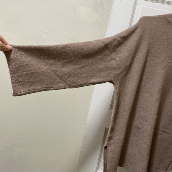 NWT urban outfitters oversized mock neck taupe sweater - Picture 5 of 6